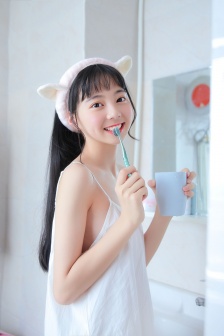 小13箩利洗澡无码视频网站免费